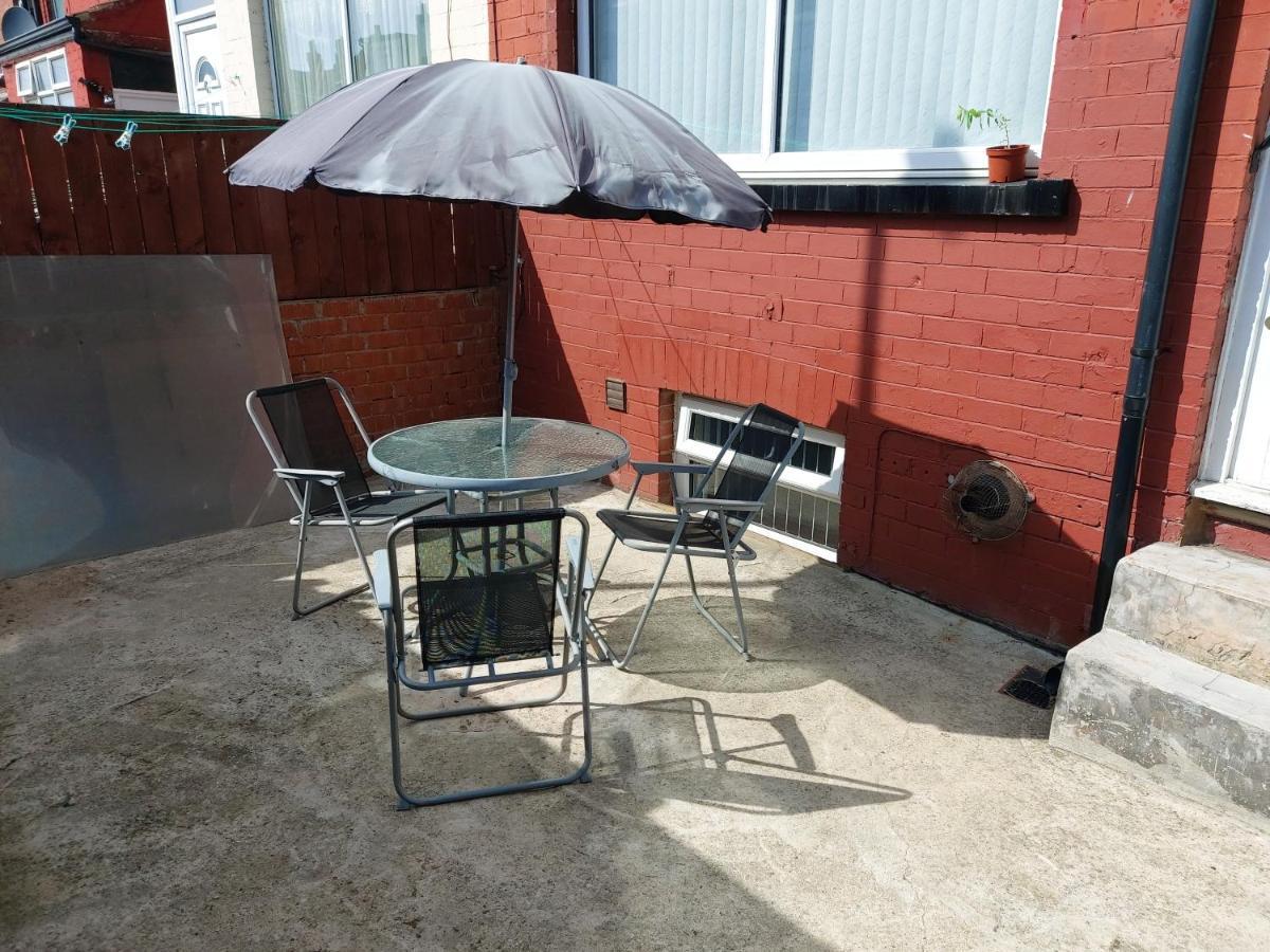 Lovely Studio-Flat With Free Parking, Free Wifi. Leeds  Extérieur photo