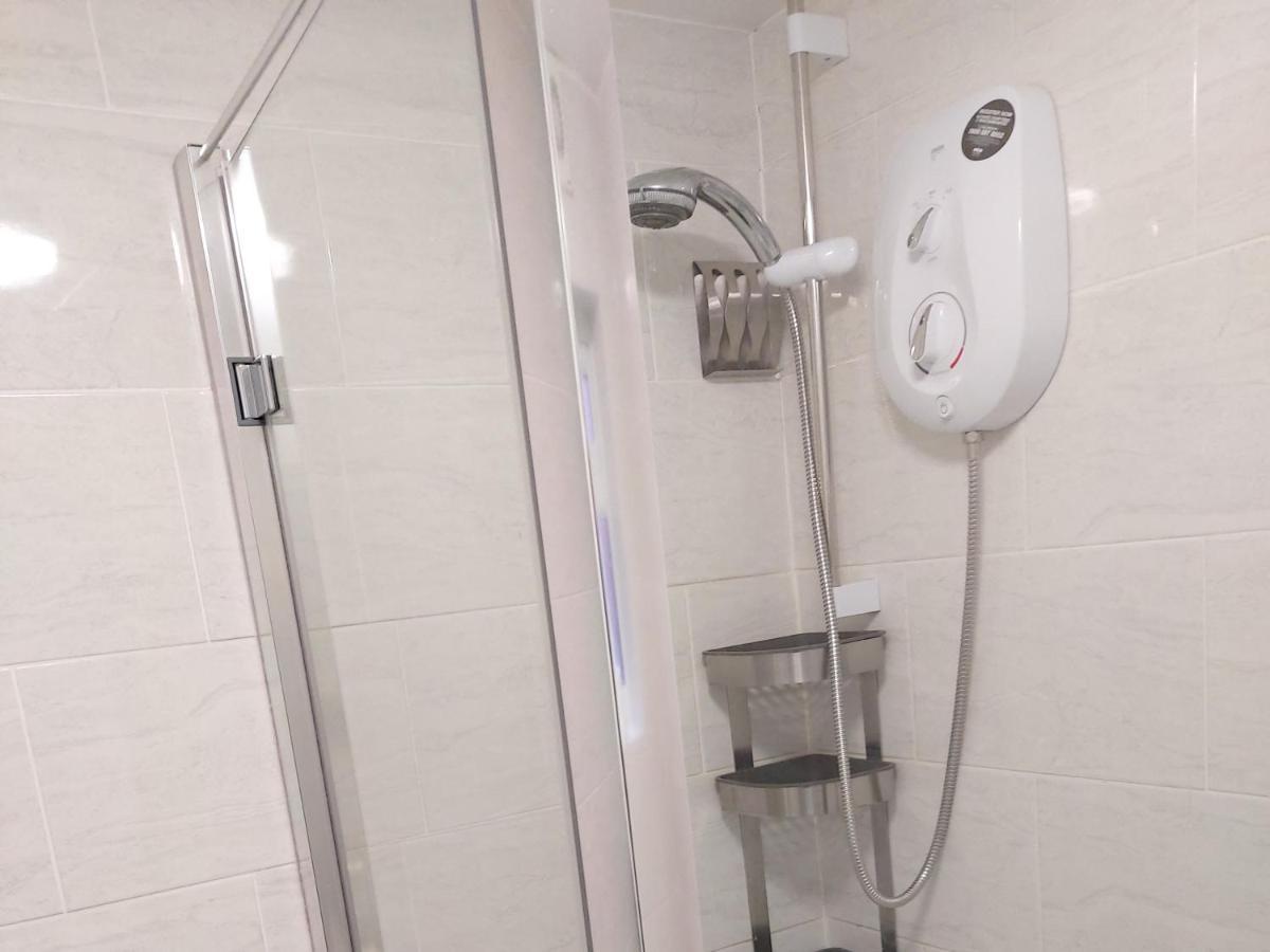 Lovely Studio-Flat With Free Parking, Free Wifi. Leeds  Extérieur photo