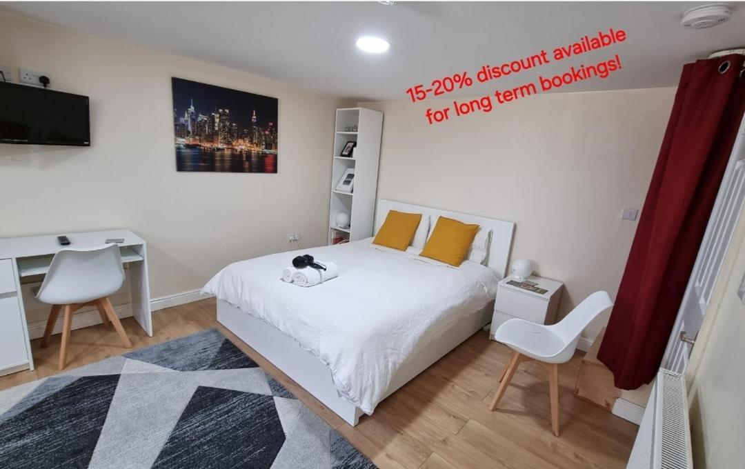 Lovely Studio-Flat With Free Parking, Free Wifi. Leeds  Extérieur photo